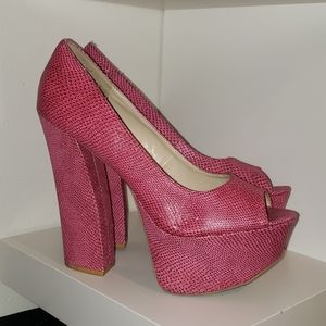 Pink snake print pumps